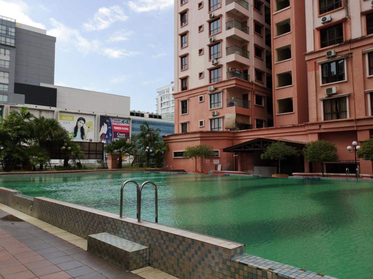 코타키나발루 Marina Court Luxury Penthouse 아파트 호텔 외부 사진